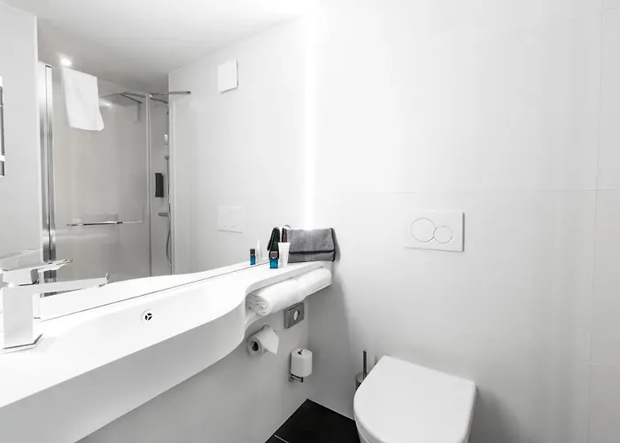 Otel B&B Hotel Nyon 3*