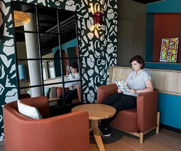 B&B Hotel Nyon Otel 3*