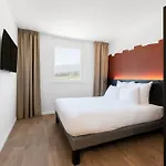 B&B Hotel Nyon ホテル