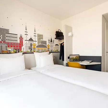Hotel B&B Hotel Nyon 3*