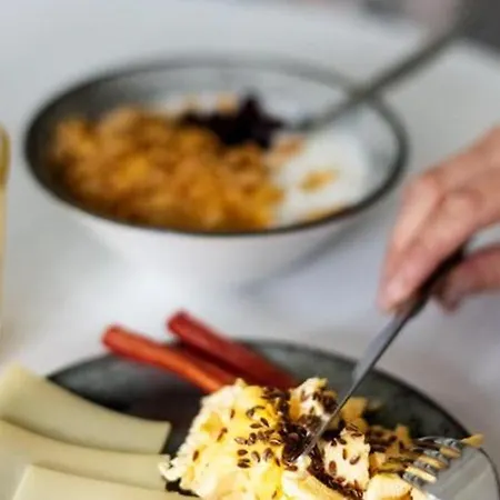 Hotel B&B Hotel Nyon 3*