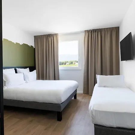 ホテル B&B Hotel Nyon